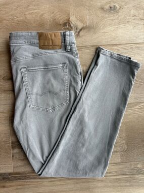 American Eagle Outfitters Slim Straight Jeans in Light Gray